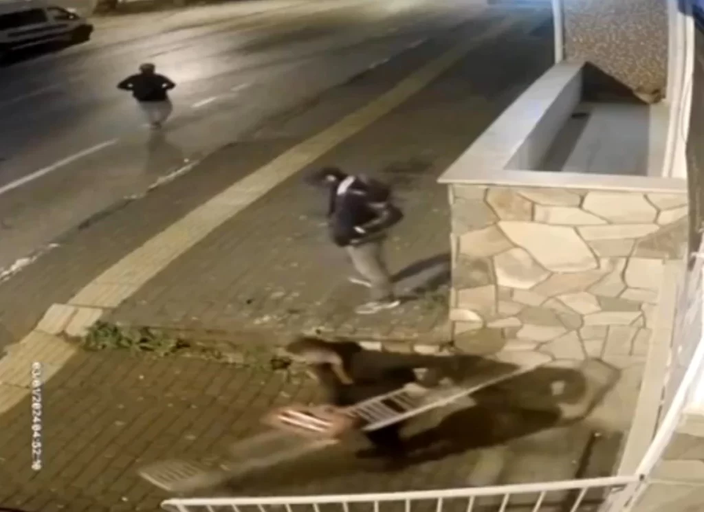 Bursa’da 3 şüpheli şahsın mazgal hırsızlığı güvenlik kamerasına yansıdı