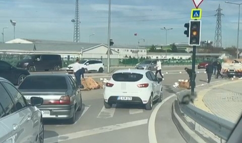 Bursa’da sürücülerden örnek davranış