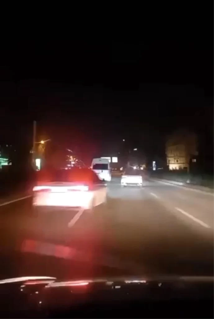 Bursa’da Tehlikeli Otomobil Yarışı Kameraya Yansıdı