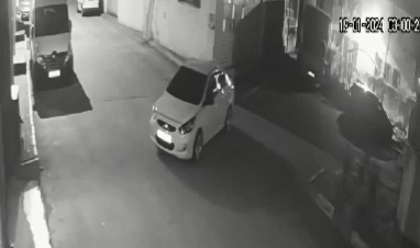 El freni çekilmeyen otomobili lodos sürdü