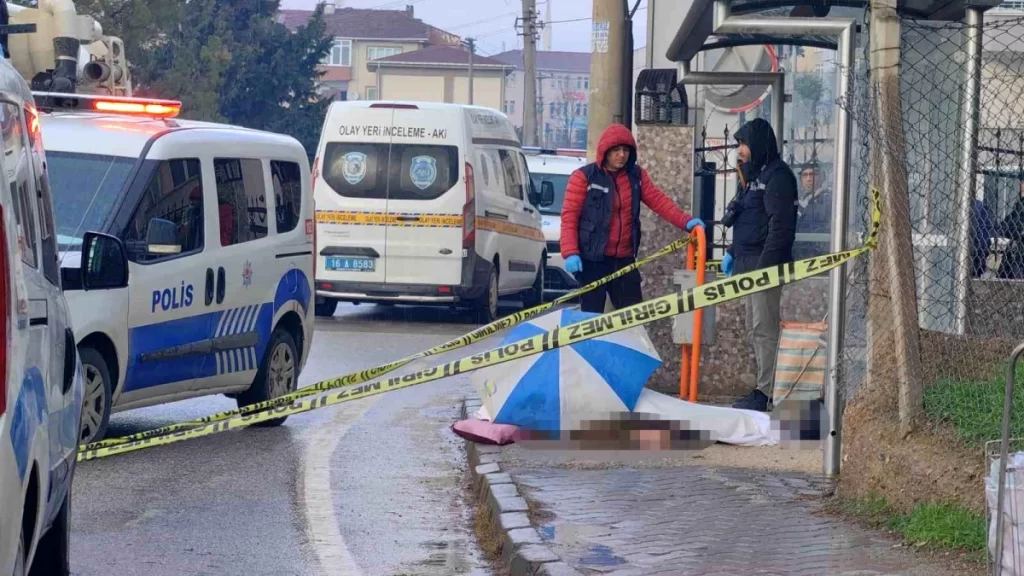 İnegöl’de Pazara Gitmek Üzere Yolda Yürüyen Yaşlı Adam Hayatını Kaybetti