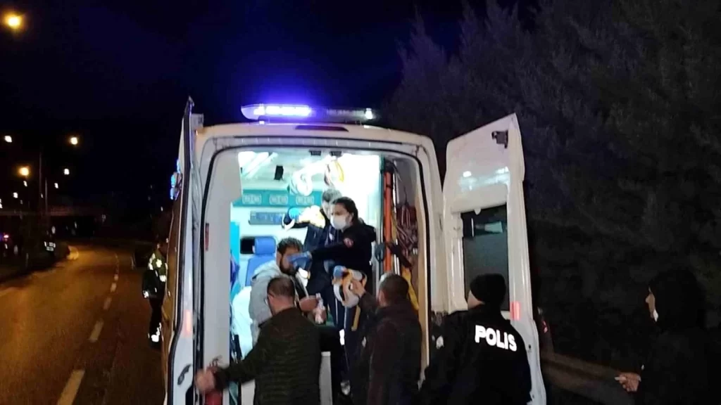 Orhangazi’de Kamyonet Tıra Çarptı, Karşı Şeride Geçti