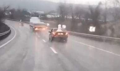 Şehre kar yağmayınca farklı çözüm buldu