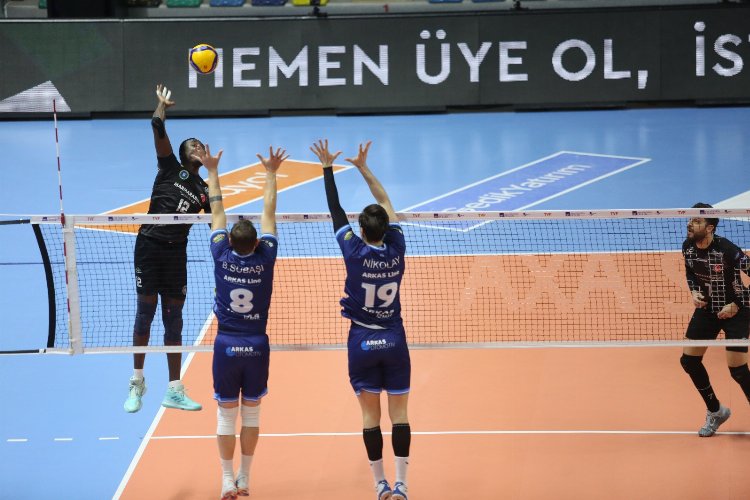 Bursa Büyükşehir Belediyespor sahasında Arkas Spor’u mağlup etti