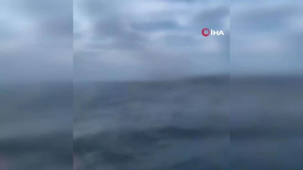Deniz otobüsünde korku dolu anlar kamerada