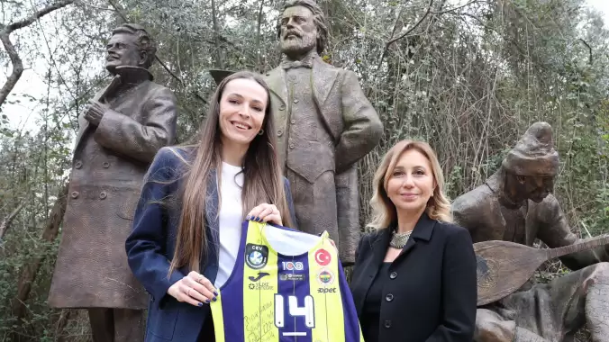Eda Erdem’in heykeli için geri sayım başladı: “Kalbimde kelebekler uçuşuyor”
