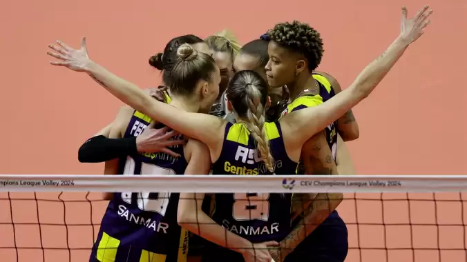 Fenerbahçe Opet altın sette finalden oldu!