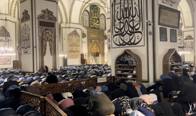 Kadir Gecesi’nde Ulu Camii doldu taştı