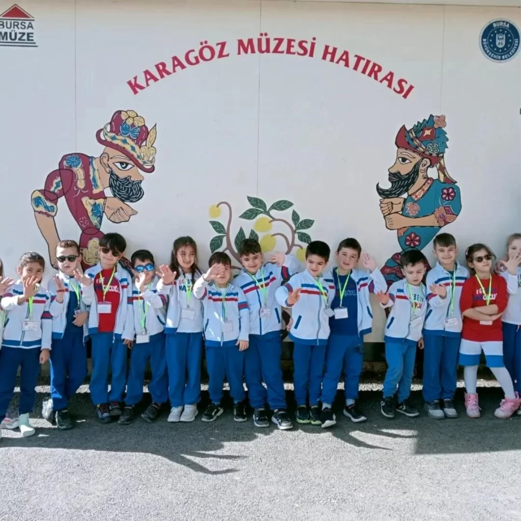 Karagöz Müzesi’ni ziyaret eden anaokulu öğrencileri, ünlü kahramanları tanıdı