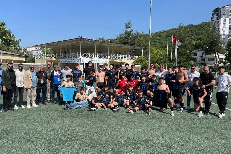 Gemlik Belediyespor U 17 Elit Lig şampiyonu