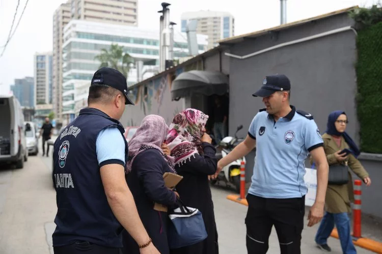 Bursa’da Nilüfer Belediyesi Zabıta Müdürlüğü ekipleri, dilencilere operasyon düzenledi