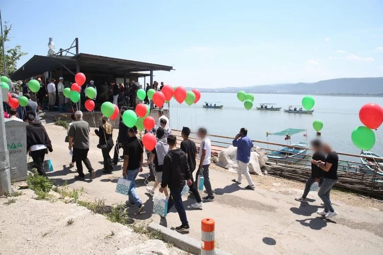 Balon uçurarak özgürlüğü kutladılar