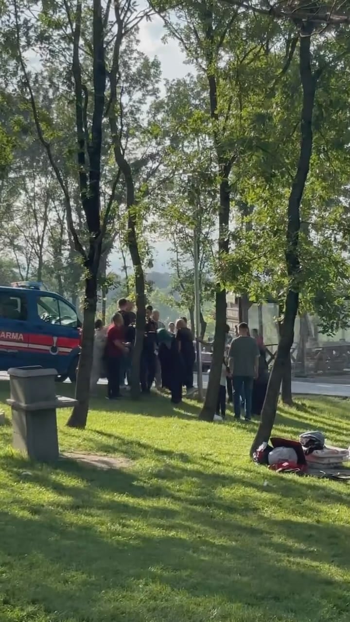 Piknik alanında satırlı kavgası