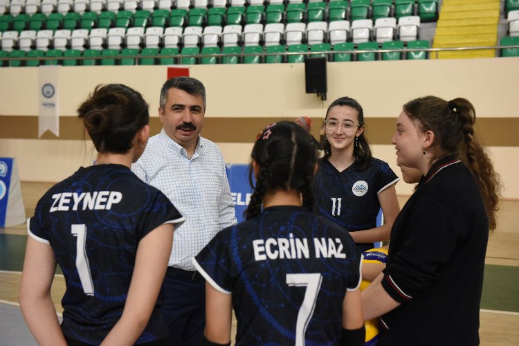 Yıldırım’da okul sporları ilçe şenlikleri devam ediyor