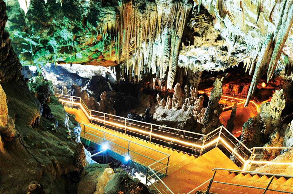 İnegöl’ün turizm alanlarına ziyaretçi akını başladı