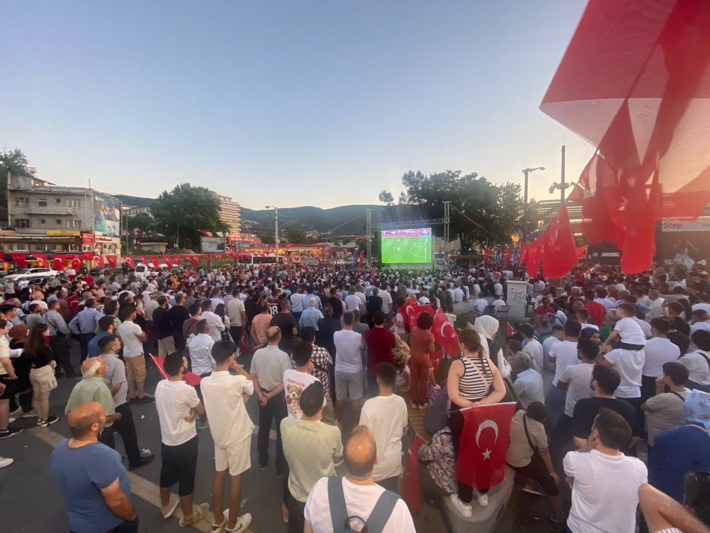 Bursa’da milli heyecan dev ekranda yaşandı
