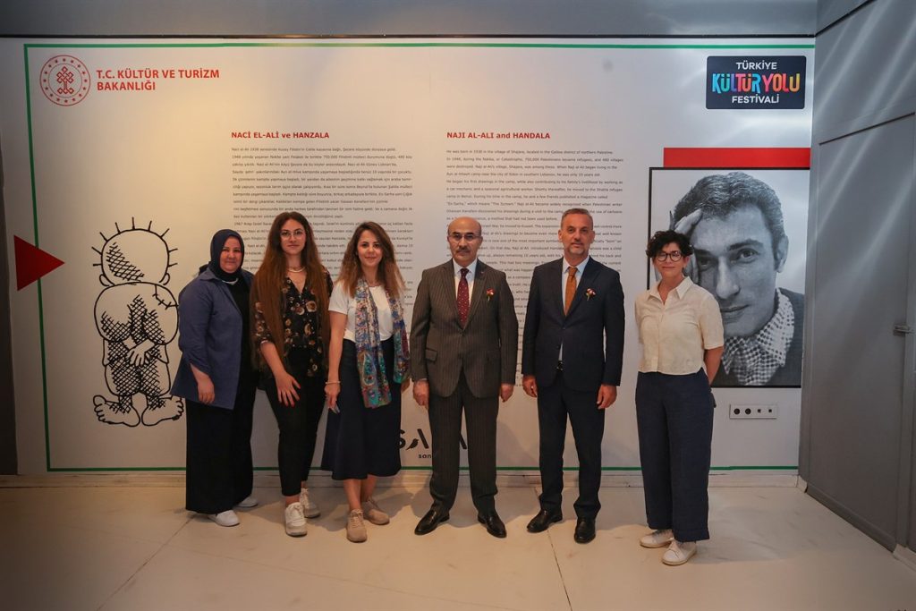 Vali Demirtaş’tan sergilere ziyaret