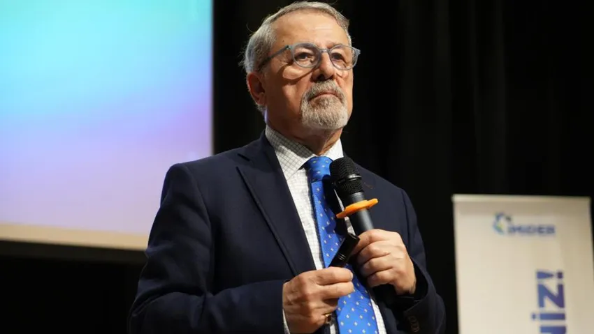 Naci Görür: Hasarlı binalardan uzak durunuz