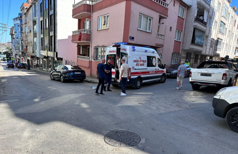 Bursa’da otomobilin çarptığı genç yaralandı