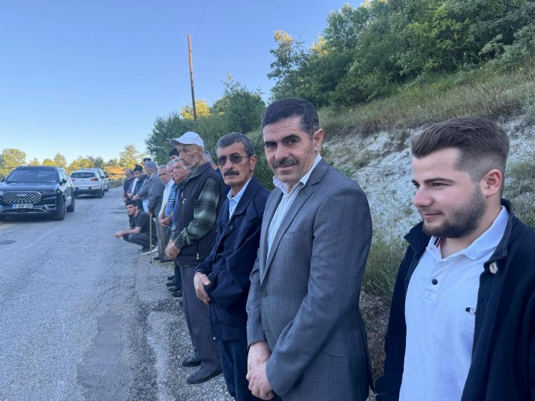 Bursa’da vatandaşlar,mezarlıkları ziyaret etti.