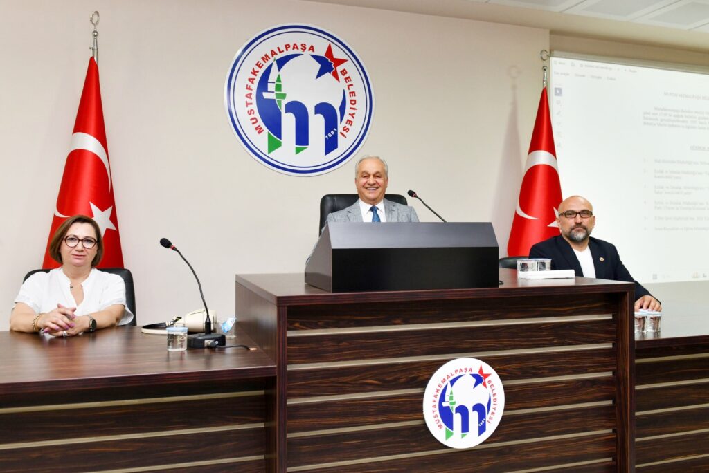 Mustafakemalpaşa Belediye’sinde iki müdürlük kapatıldı