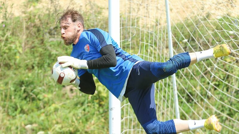 Bursaspor’un yeni kalecisi Anıl Atağ