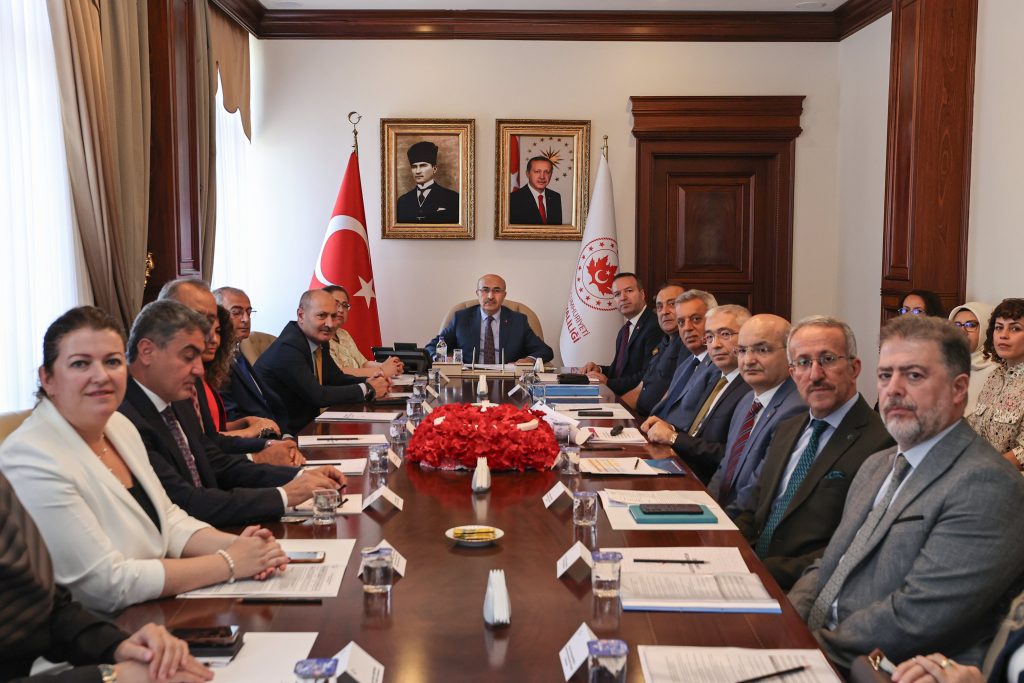 Vali Demirtaş, Kadın Şiddeti ve Çocuk Koruma toplantılarını değerlendirdi