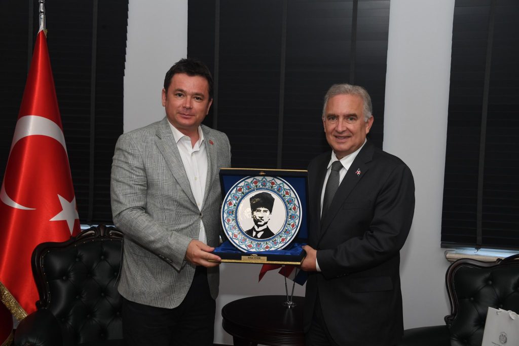Dominik Cumhuriyeti Büyükelçisi’nin Osmangazi ziyareti
