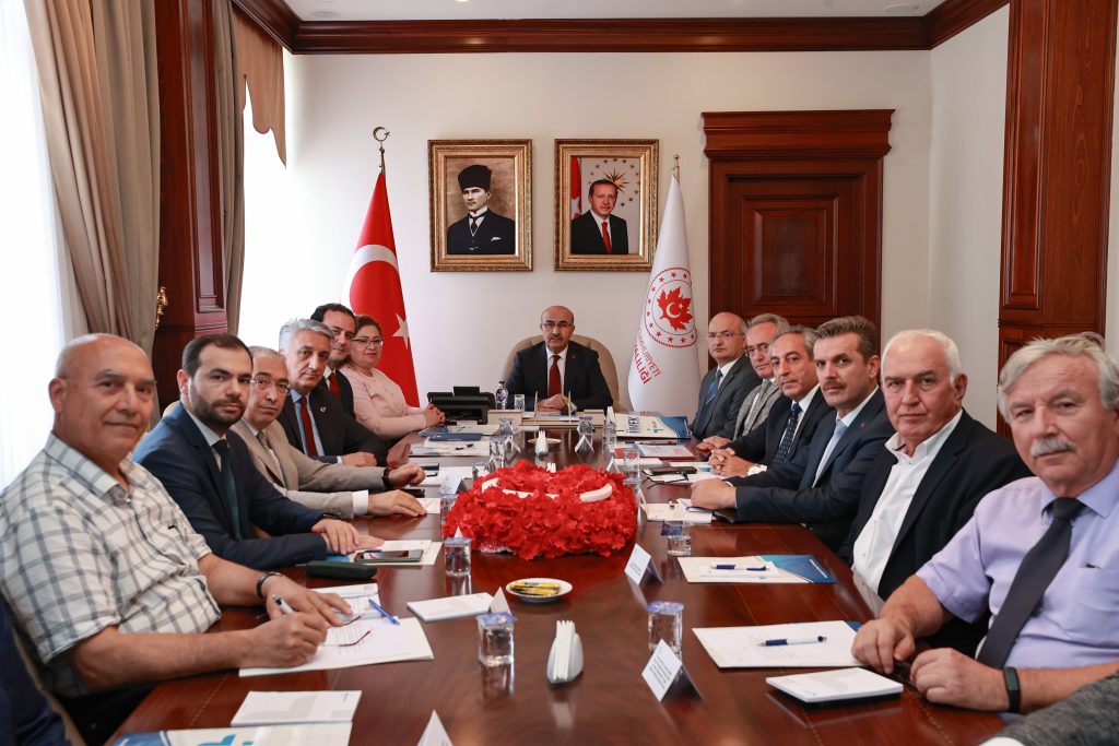 Vali Demirtaş, istihdam ve mesleki eğitim kurulu toplantısına katıldı