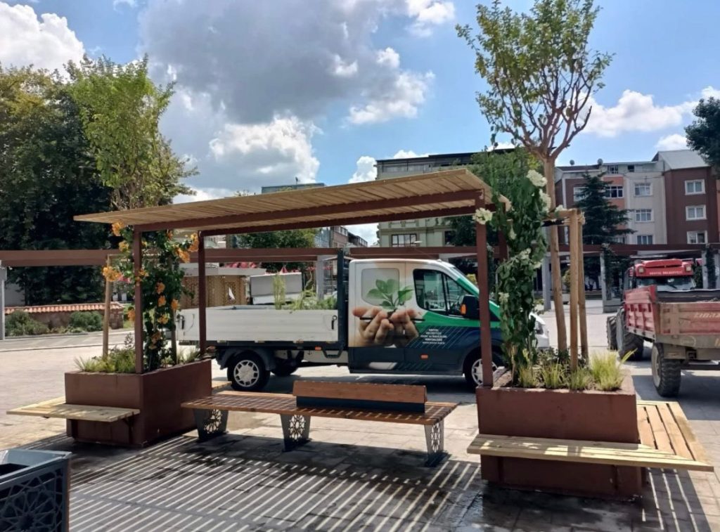 Kestel Meydanı’na yeni oturma alanları kuruldu