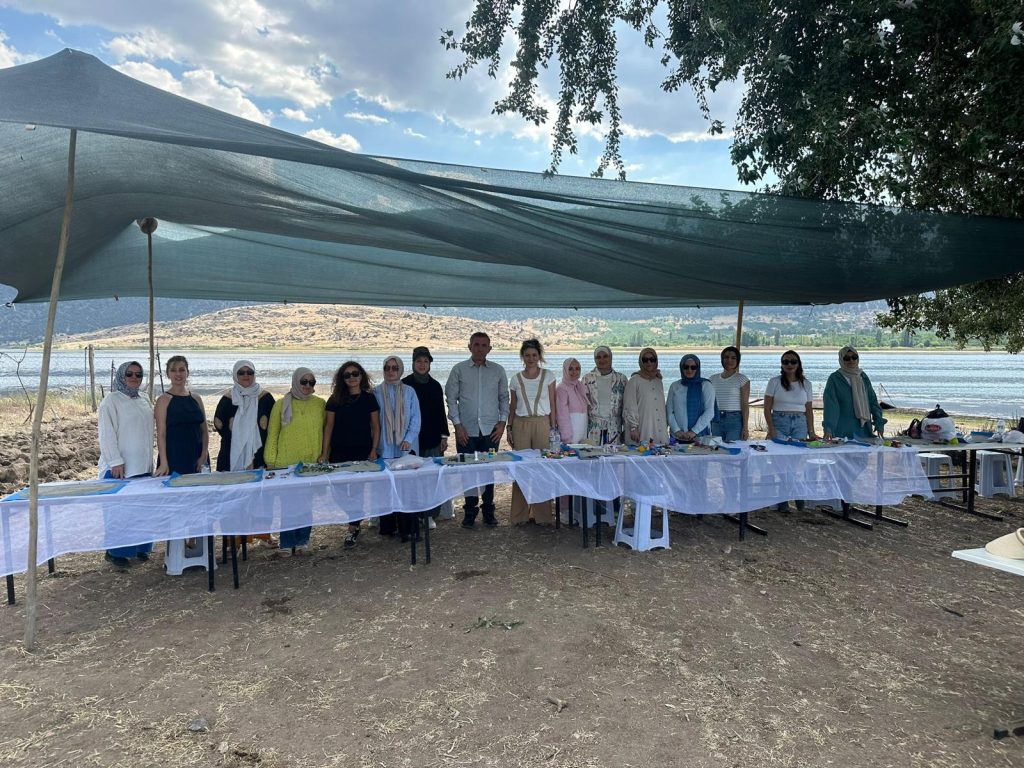Mada Adası’nda Kumla Oyun Terapisi Eğitimi düzenlendi