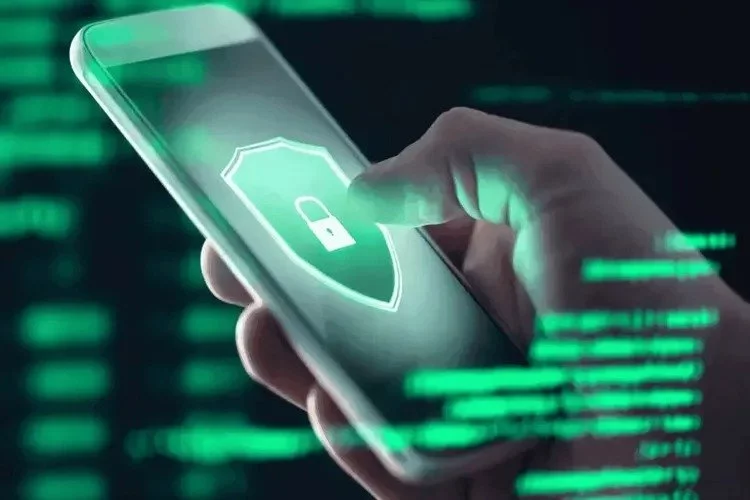 Akıllı telefonlar kişisel verileri riske atıyor mu?