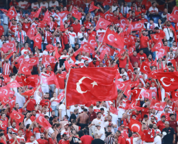 Türkiye, Hollanda maçında tribünleri beyaza boyayacak
