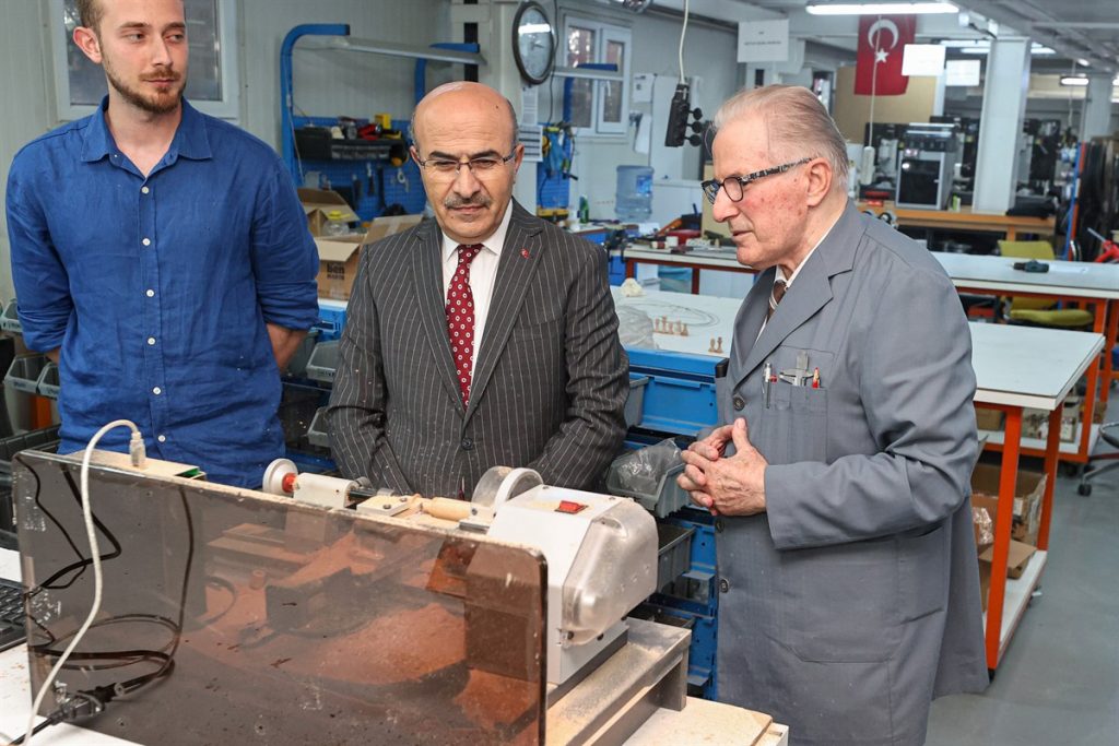 Vali Demirtaş’tan fabrika ziyareti