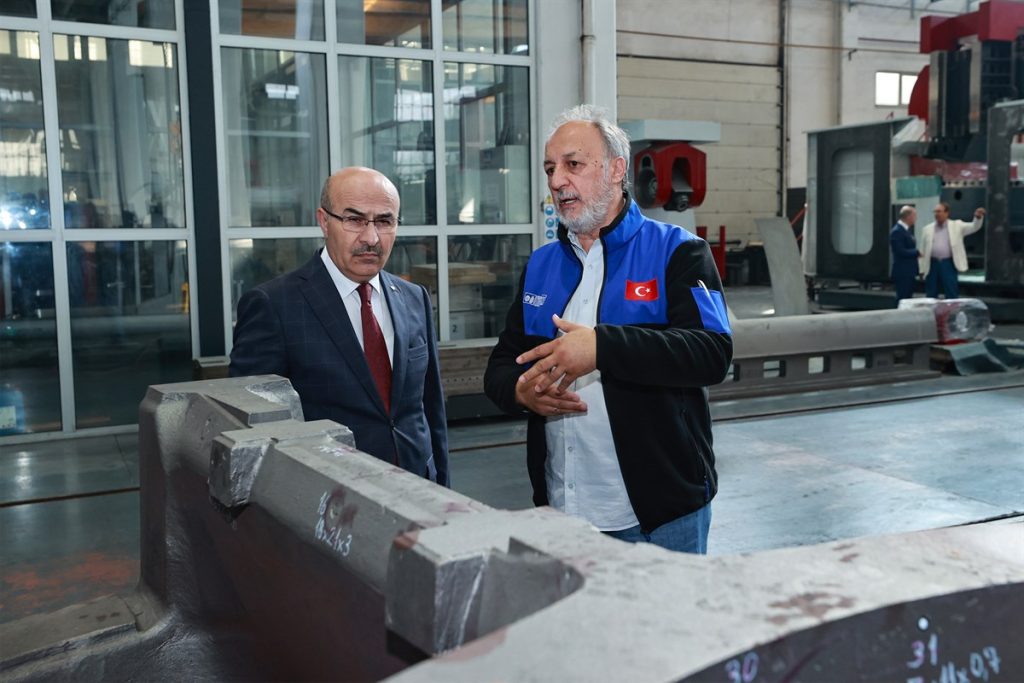 Vali Demirtaş, OSB’de fabrika ziyareti gerçekleştirdi