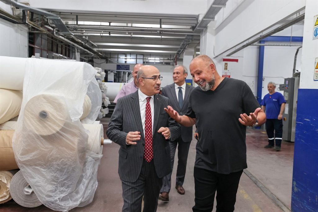 Tekstil fabrikasına Vali Demirtaş’tan ziyaret