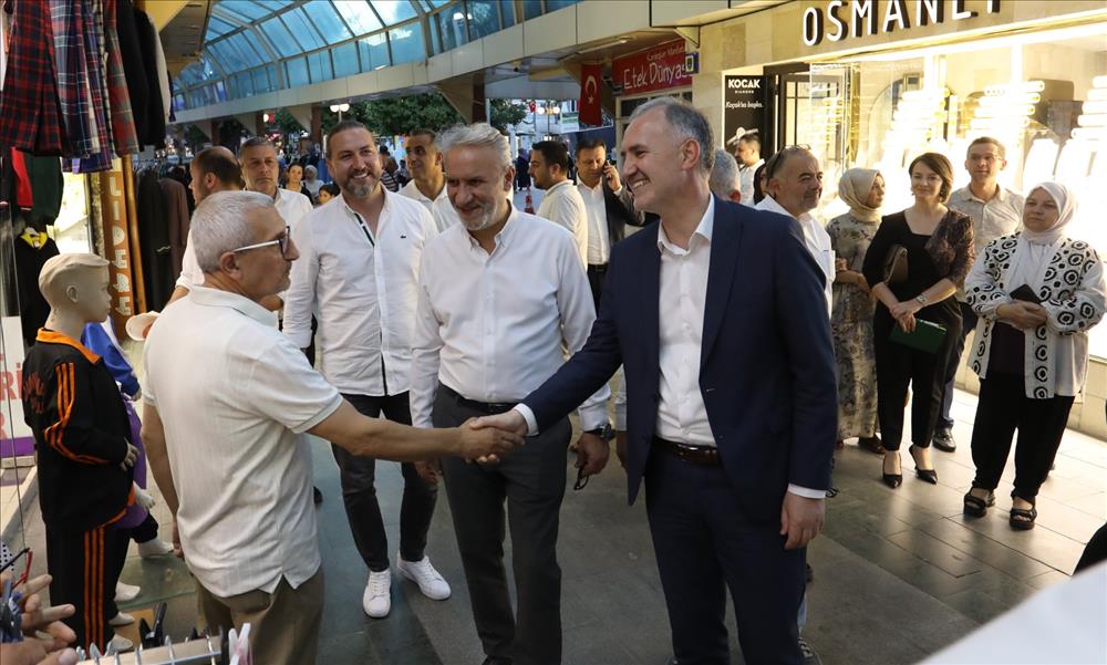 İnegöl Çarşısında alışveriş şenliği coşkusu
