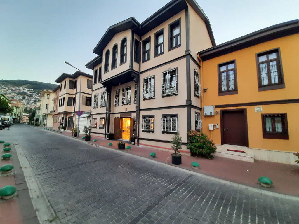 Bursa’nın Tophane bölgesi: Eski kent mimarisinin modern yüzü