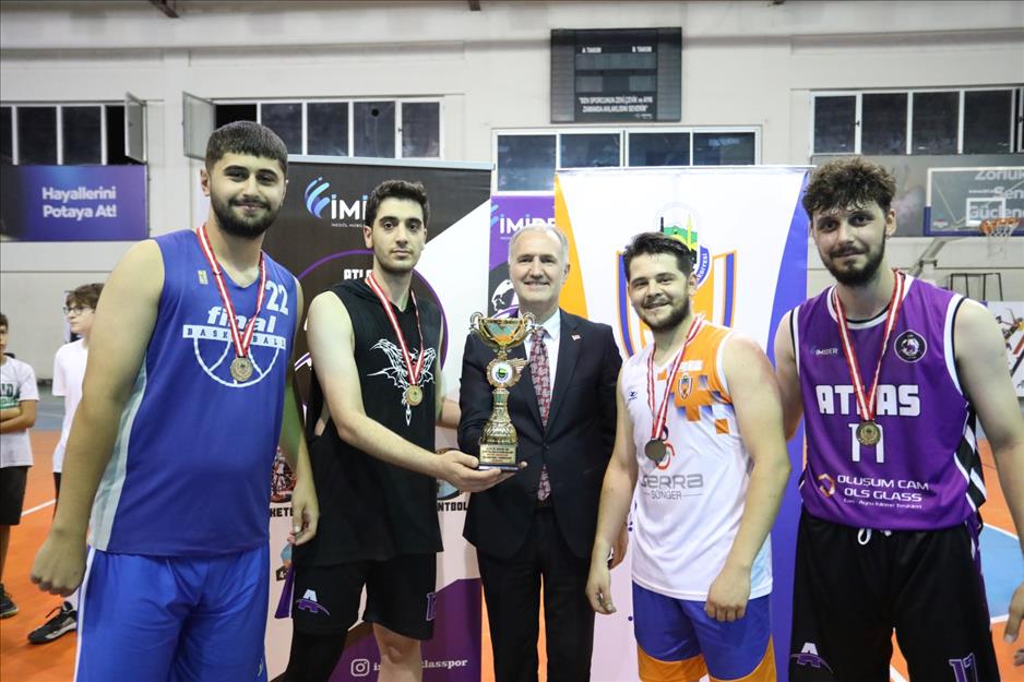 Refik Gür Sokak Basketbolu Turnuvası’nın şampiyonları belli oldu