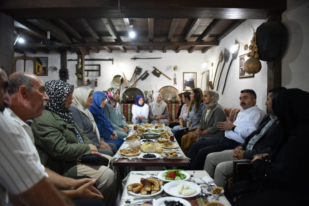 Yıldırım sahadan yönetiliyor