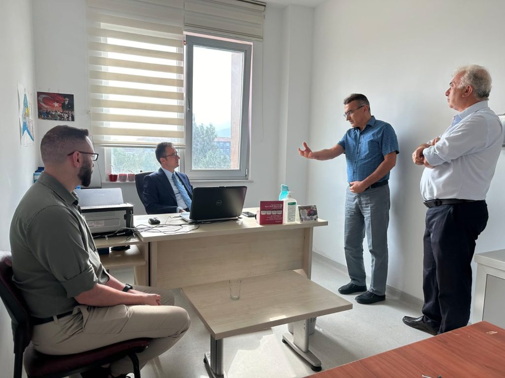 İznik Kaymakamı Karaman’dan İlçe Sağlık Müdürlüğüne ziyaret