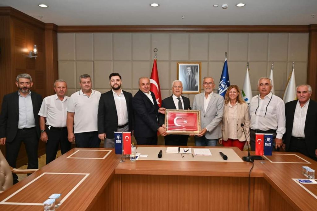 BURKONDER, Büyükşehir Belediyesi’ni ziyaret etti