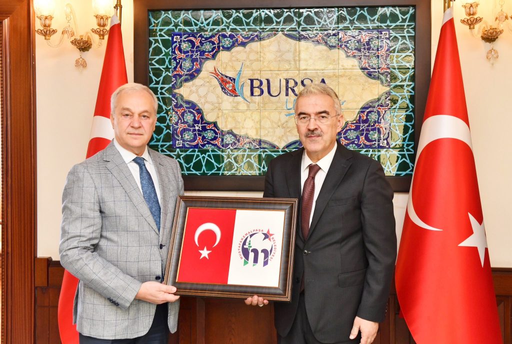 Başkan Erdem, Vali Ayyıldız’ı makamında ziyaret etti