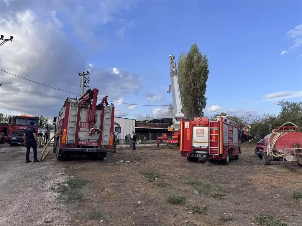 Bursa’da Geri Dönüşüm Tesisinde Yangın
