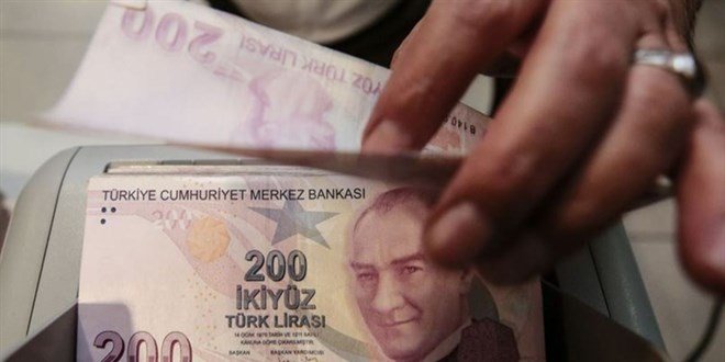 Türk Lirası’nın reel değeri 5 ay sonra ilk kez geriledi