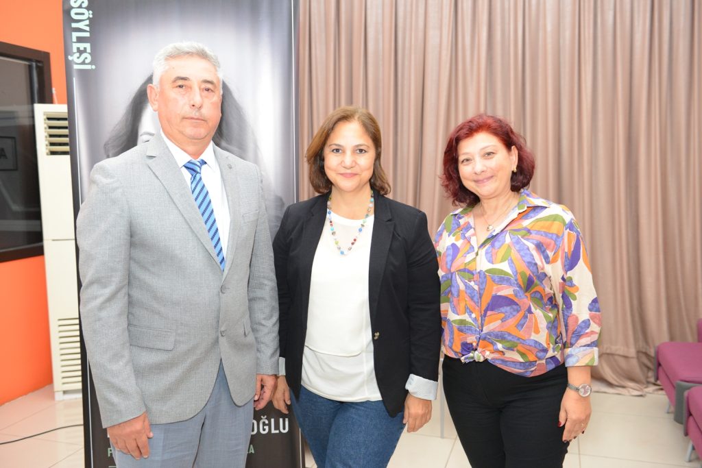 Ödüllü yazar Neslihan Önderoğlu Nilüfer’de okurlarıyla buluştu