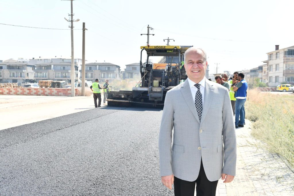 Mustafakemalpaşa’da üst yapı çalışmaları hızlandı