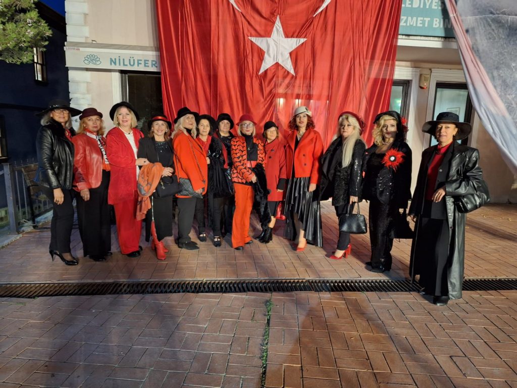 Cumhuriyet’in yegane bekçisi kadınlar