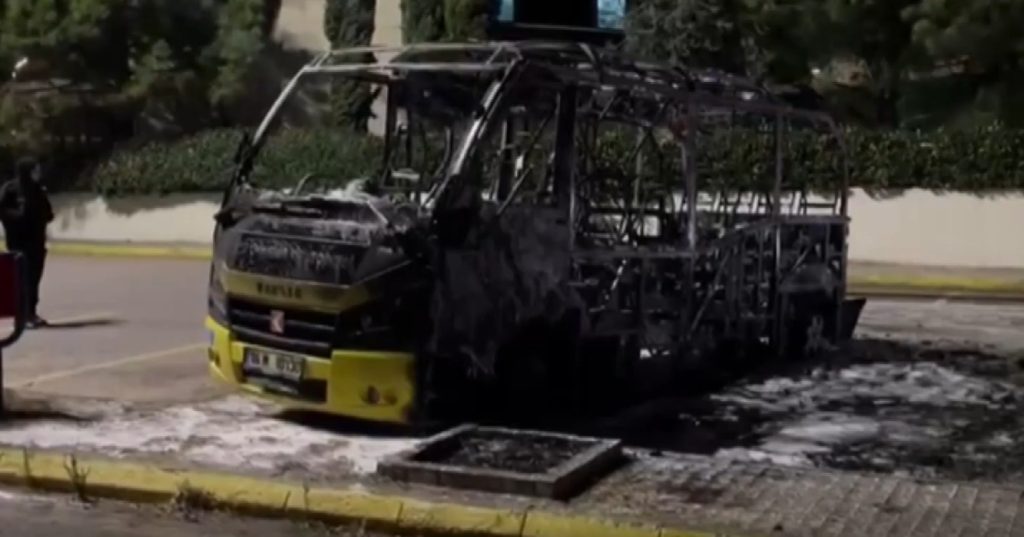 Osmangazi’de yolcu minibüsü yandı