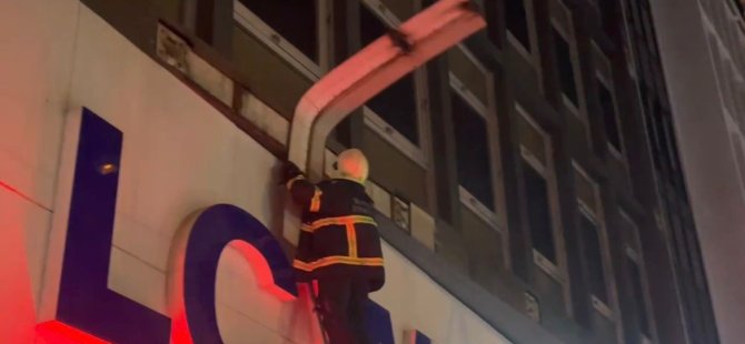 Bursa’da lodos, tabelalar uçtu, ağaçların dalları kırıldı